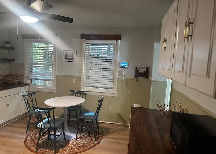 Apartment Heart Of Downtown Near Pnc Park! *