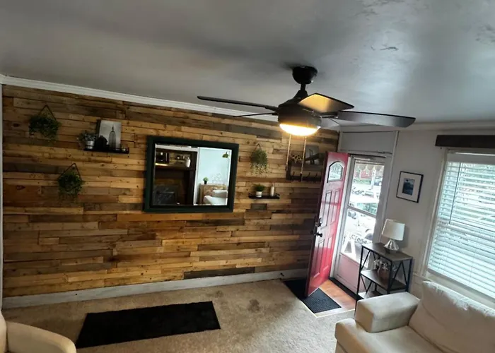 Apartment Heart Of Downtown Near Pnc Park!
